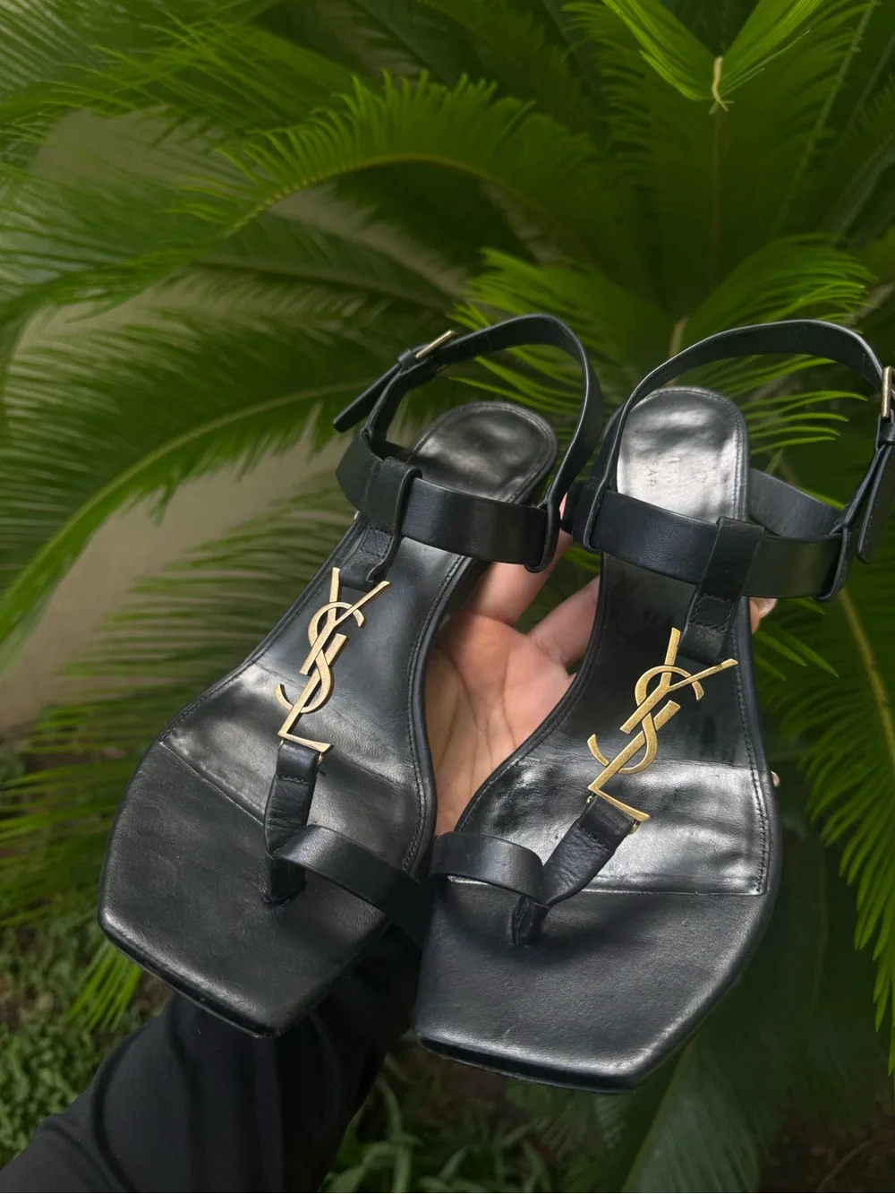 AUTHENTHIC YSL CASSANDRA BLOCK HEELS - Picture 2 of 8